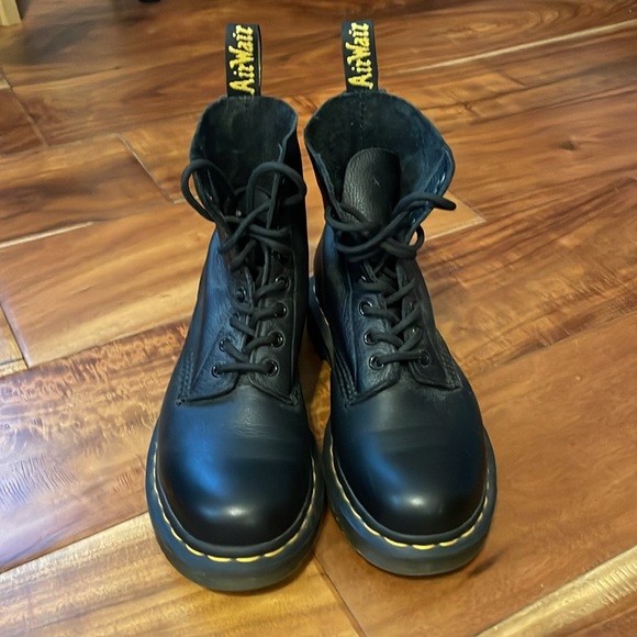 Dr. Martens size 6 ONLY WORN ONCE - Picture 2 of 3